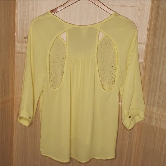 Daytrip Womens Yellow Silky Lazer  Cut High Low Top Large - Picture 2 of 7